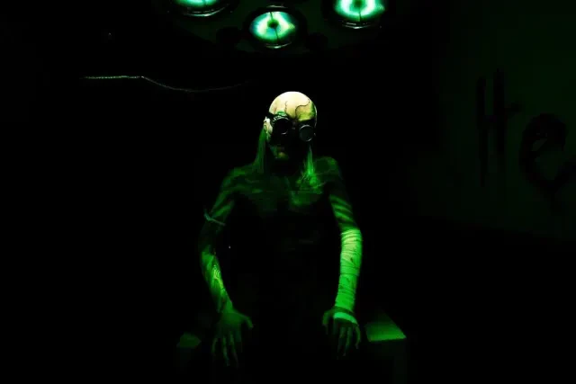 Квест «Outlast»